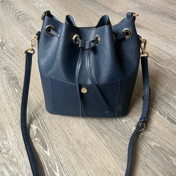 Michael Kors Bucket Bag - Picture 1 of 15